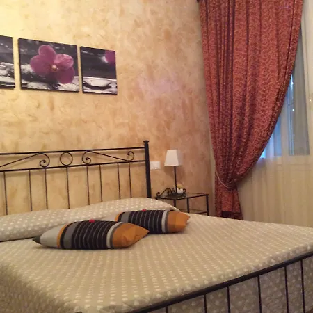 Couette-café Alloggi Marin 5*